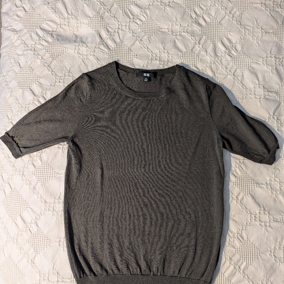 Uniqlo Short Sleeve Sweater - Picture 5 of 6